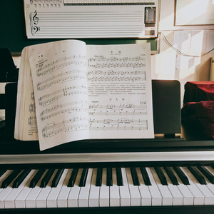 惩罚往屁股里夹20根棉签动漫
